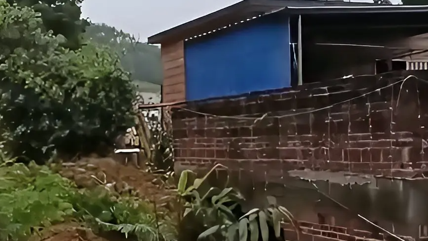 廣東肇慶強降雨致一家三口遇難插圖