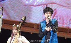 周傳雄和女兒同臺演出縮略圖