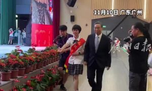 88歲鐘南山現(xiàn)身：健步如飛縮略圖