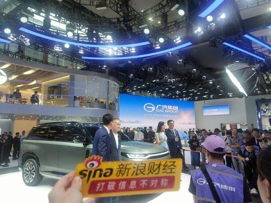 王石田樸珺夫婦現(xiàn)身廣州車(chē)展插圖
