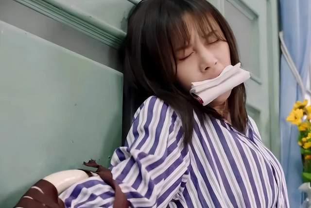 女孩被前男友綁架虐待:警方介入插圖 女孩被前男友綁架虐待:警方介入插圖