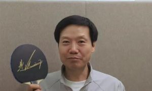 雷軍曬樊振東簽名球拍縮略圖 雷軍曬樊振東簽名球拍縮略圖