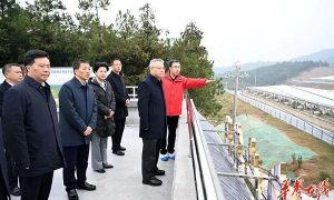 湖南省委書(shū)記暗訪到地頭縮略圖 湖南省委書(shū)記暗訪到地頭縮略圖