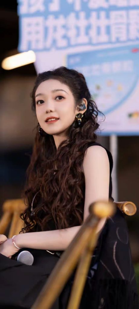 希林娜依高見到劉亦菲秒變迷妹插圖 希林娜依高見到劉亦菲秒變迷妹插圖
